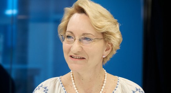 Зарплаты, "скорее всего, не повысят никому". Министр образования рассчитывает на понимание учителей