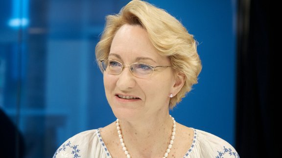 Mākslīgais intelekts skolās – priekšā vēl daudz darba, atzīst Melbārde