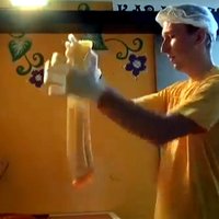Video: Uzņēmīgi jaunieši Madonā sāk ražot karameles