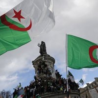 Buteflika atgriezies Alžīrijā; iedzīvotāji joprojām iebilst viņa kandidatūrai prezidenta vēlēšanās