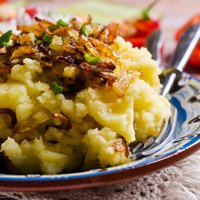 Kartupeļu biezputras noslēpumi: kā to pagatavot īpaši apetītlīgu un ilgāk saglabāt siltu