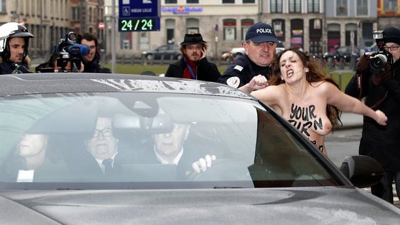 Dominique Strauss-Kahn, FEMEN, Lille