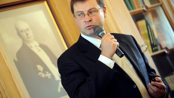 valdis dombrovskis