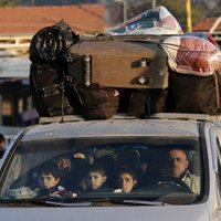 Pēc lidojumu pārtraukšanas ēģiptiešus no Sīrijas evakuē pa sauszemes ceļu