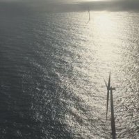 Skotijā darbību sāk pasaulē pirmais peldošo vēja ģeneratoru parks