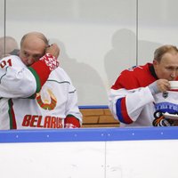 IIHF pagarina agresoru diskvalifikāciju līdz 2025. gada maijam
