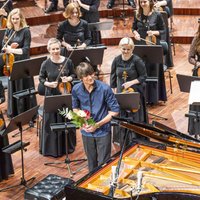 Foto: No Alsungas līdz Ņujorkai – Liepājas Simfoniskā orķestra sezonas noslēguma koncerts