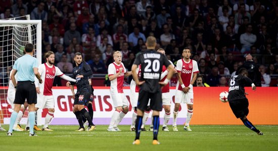 Video: 'Nice' futbolisti priecājas par iekļūšanu UEFA Čempionu līgas 'play-off' kārtā