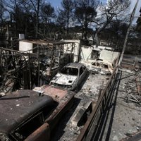 Meža ugunsgrēku pie Atēnām varētu būt izraisījusi ļaunprātīga dedzināšana