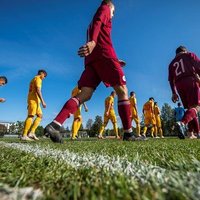 Latvijas U-17 futbolisti trenera dzimšanas dienā izcīna uzvaru EČ kvalifikācijas mačā