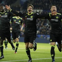 'Chelsea' bez rezultatīvā Kostas ierindā pārliecinoši uzvar Anglijas čempioni Lesteras 'City'