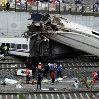 Видео крушения скоростного поезда в Испании
