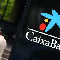 Spānijas 'CaixaBank' un 'Bankia' apvienojoties plāno izveidot lielāko banku valstī