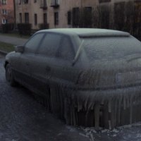 ФОТО: В Риге автомобиль превратился в ледяную скульптуру
