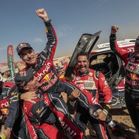 Sainss triumfē Dakaras rallijreidā; pārtraukta KTM motociklu dominance