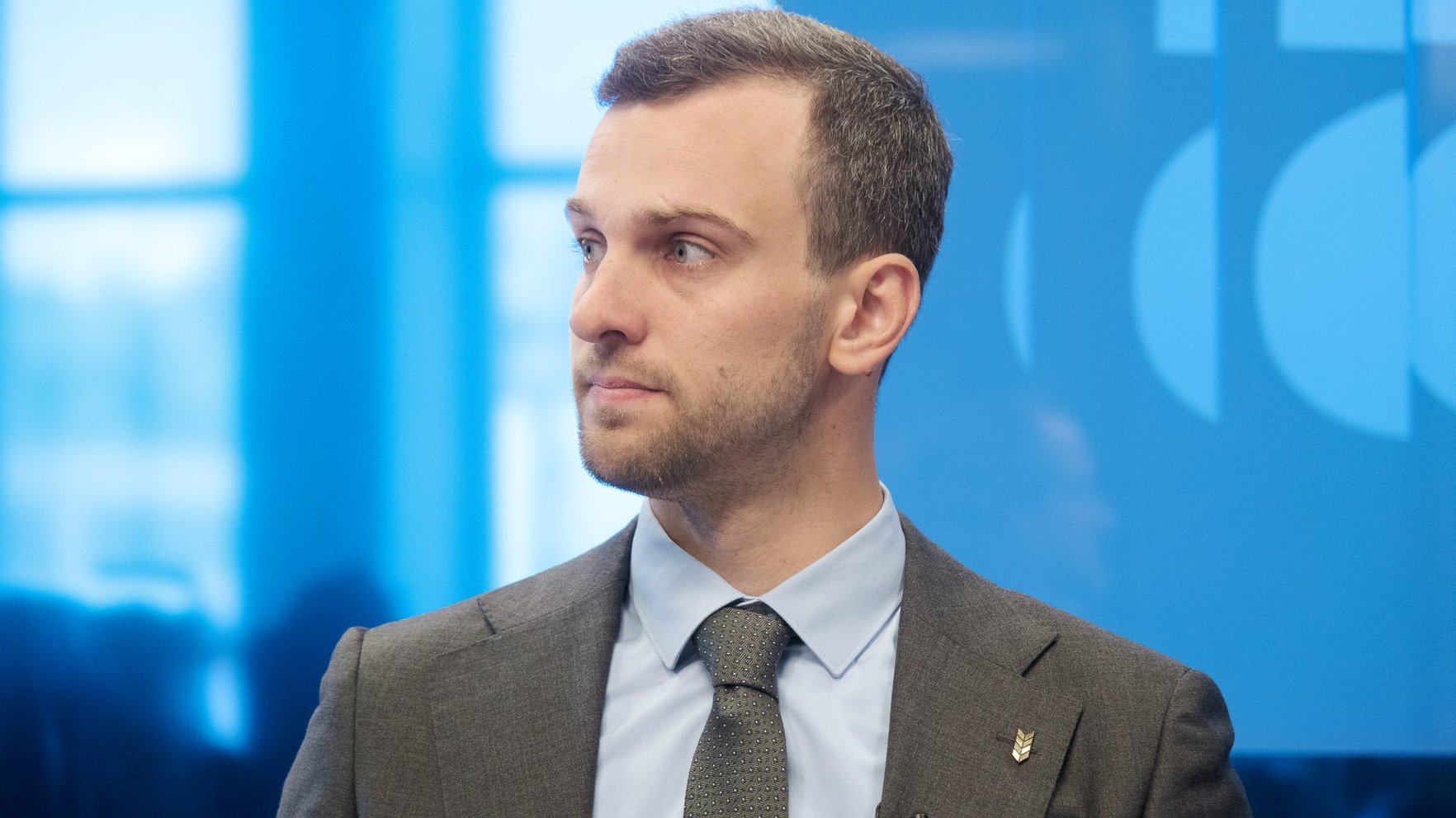 "Būs jāslēdz ceļi, jānogriež elektrības vadi uz viensētām" – LM par ilgtermiņa valsts tēriņu mazināšanu