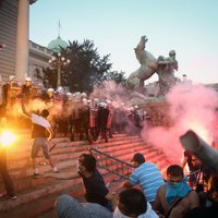 ФОТО. Беспорядки в Белграде: демонстранты требуют отставки президента
