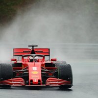 F-1 treniņos sausā trasē ātrākais Hamiltons, slapjā – Fetels