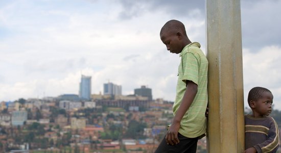 Власти Британии собирались высылать беженцев в Руанду. Суд запретил