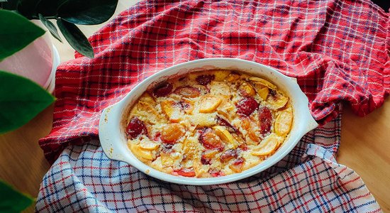 Plūmju, nektarīnu un ābolu fiksais deserts