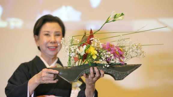 Ikebana - ziedu kompozīciju veidošana - 18