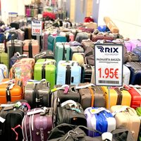 Blēži atkal tirgo lidostā "Rīga" it kā "pazaudētos koferus"
