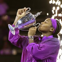 Gofa trīs setos triumfē WTA sezonas noslēguma turnīra finālā