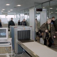 Rindas Rīgas lidostā rada pasažieru pieaugums un rudens vīrusu laiks