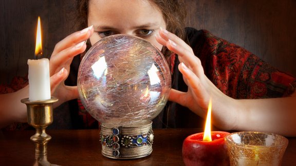 zīlniece maģija sieviete nākotne zīlēt woman fortune teller