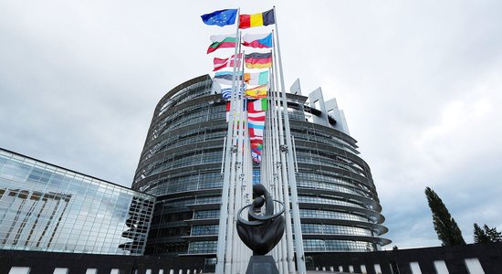 EP prasa pārskatīt ES attiecības ar Azerbaidžānu