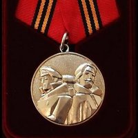Автор идеи медали за заслуги латышских стрелков — выдворенный из Латвии российский шпион