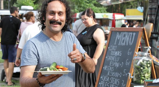 Foto: Rīgas svētki atklāti ar pikniku Mežaparkā