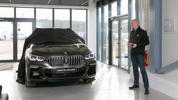 Latvijā prezentēts jaunais 'BMW X6' 