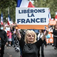Francijā notikuši līdz šim plašākie protesti pret 'Covid pasēm'