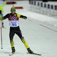 Rastorgujevs PČ biatlonā noslēdz ar 26. vietu masu starta sacensībās