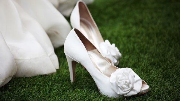 kāzu kurpes zālīte balts wedding shoes