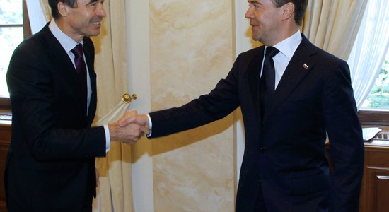 Генсек НАТО разочарован угрозами Медведева
