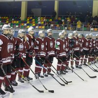 Latvijas jaunie hokejisti turnīru Šveicē uzsāk ar sakāvi pret Baltkrieviju