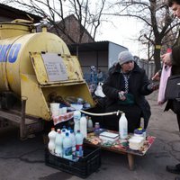 Ukraina pārtrauc valsts pakalpojumu sniegšanu teroristu kontrolētajās teritorijās