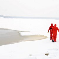 Со льдин в Рижском заливе спасли 223 человека (22.45)