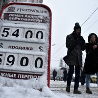 Krievija glābjas no rubļa devalvācijas: Centrālā banka pamatīgi paaugstina bāzes procentu likmi