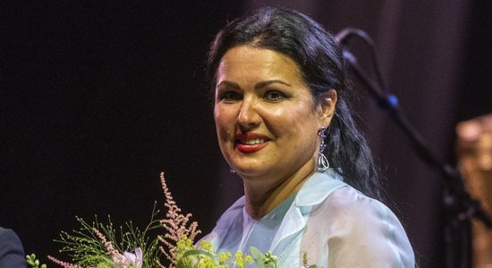 Prāgas pašvaldība lemj atcelt krievu soprāna Annas Ņetrebko koncertu