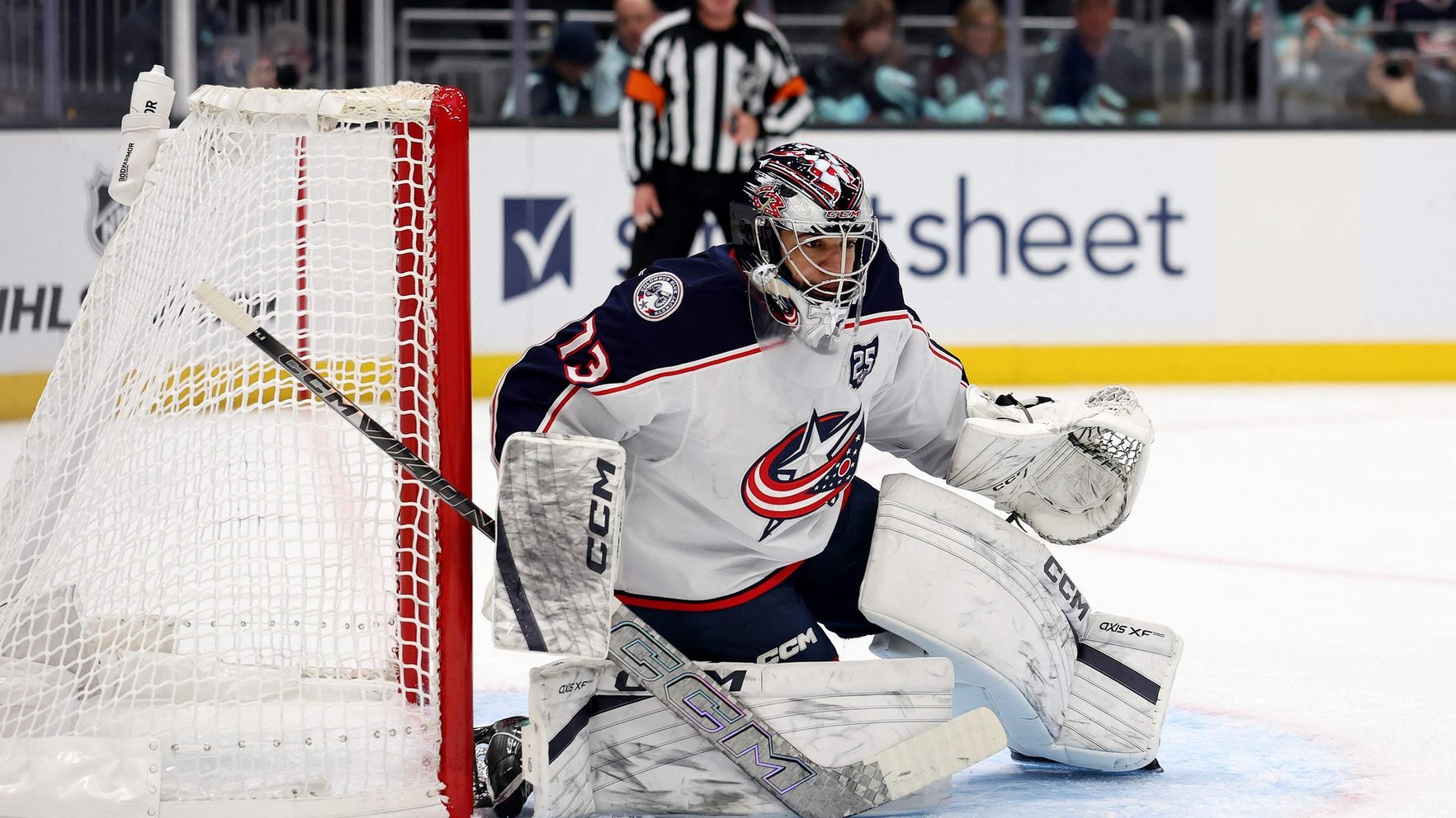 Merzļikins nespēlē slimības dēļ; Grīvss aizved komandu līdz uzvarai "bullīšos"