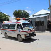 Uzbrukumā pie Somālijas armijas bāzes nogalināti vairāki cilvēki