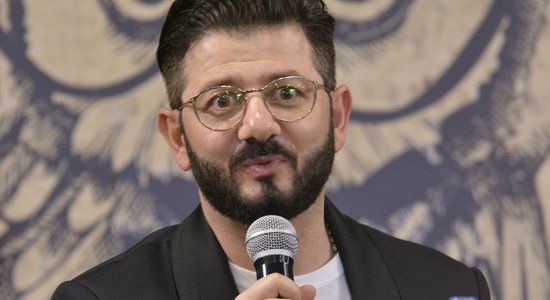 Российский комик Михаил Галустян получил гражданство Армении. Он отрицает, что собирается покинуть РФ