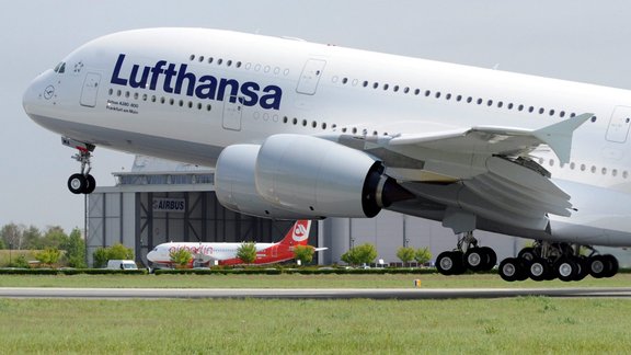 lufthansa plane