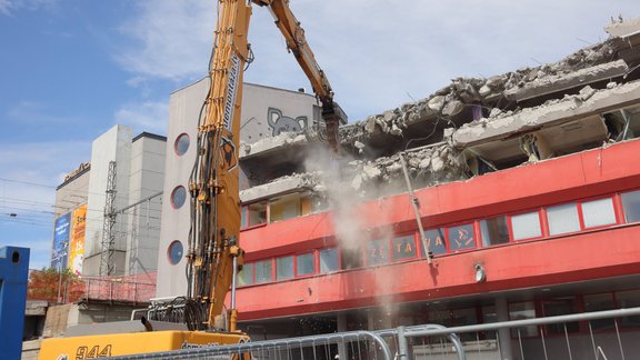 Tirdzniecības centra nojaukšana - 6