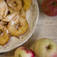 Recepte no grāmatas: ābolu kronīši