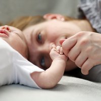 Līdzekļu taupīšanas nolūkos jaundzimušos no dzemdību iestādes mājās varētu laist ātrāk