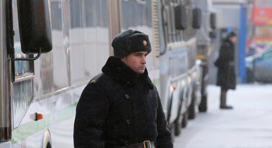 Maskavas centrā izvieto policistus, gatavojoties nesankcionētam opozīcijas gājienam